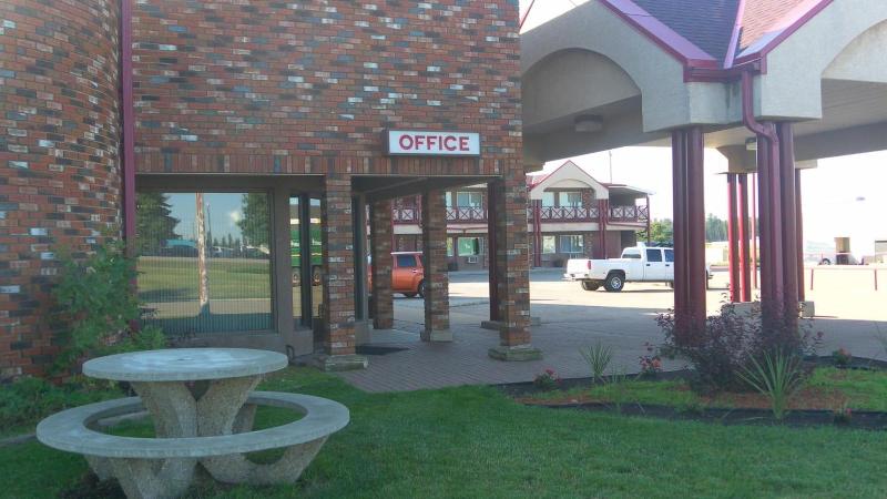 فندق Stampeder Inn