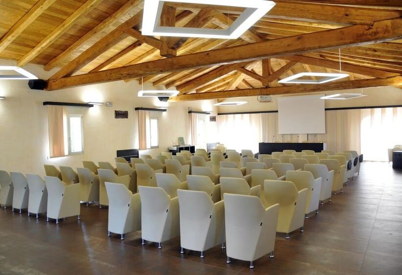 فندق Tenuta Pilastru Country Resort & Spa