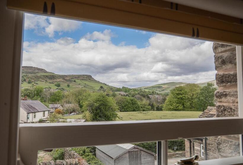 هتل The Old Hall Inn