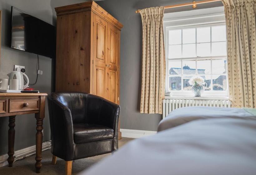 هتل The Old Hall Inn