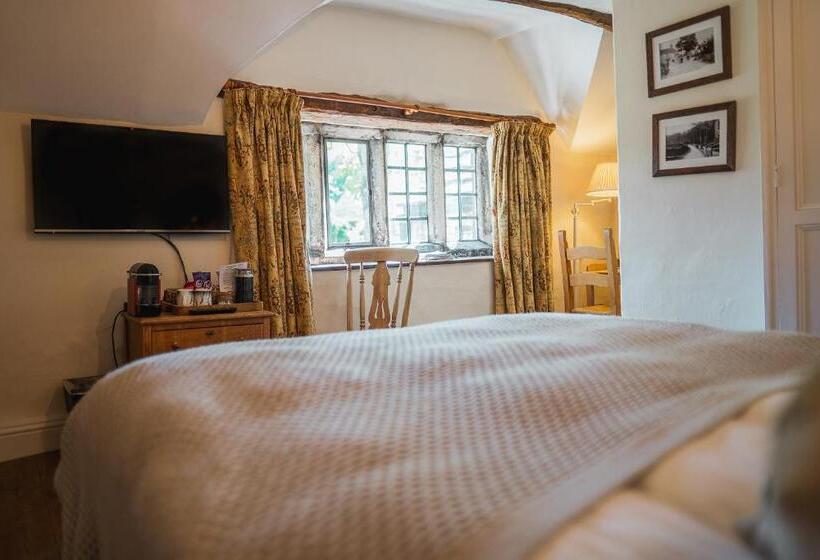 هتل The Old Hall Inn