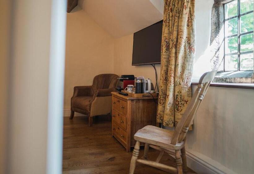 هتل The Old Hall Inn