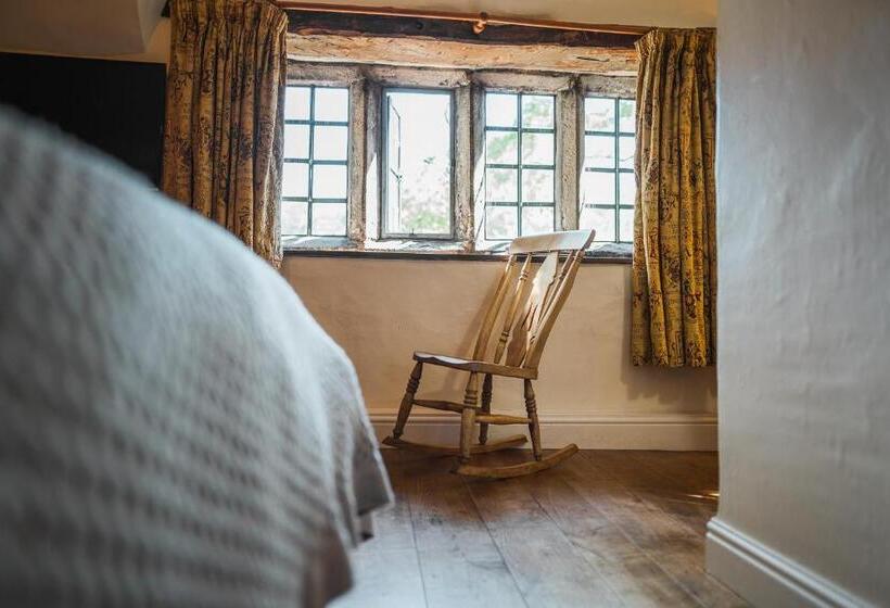 هتل The Old Hall Inn