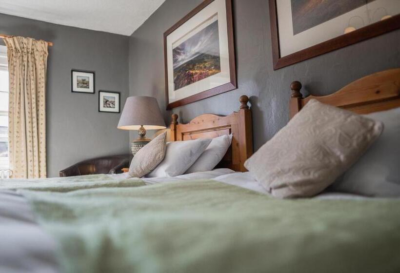 هتل The Old Hall Inn