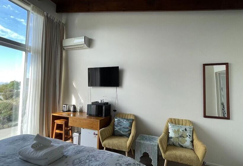 בית מלון כפרי Three Rivers Lodge