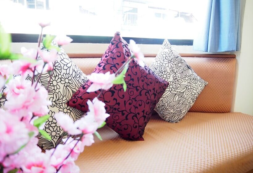 בית מלון כפרי Your Place Inn