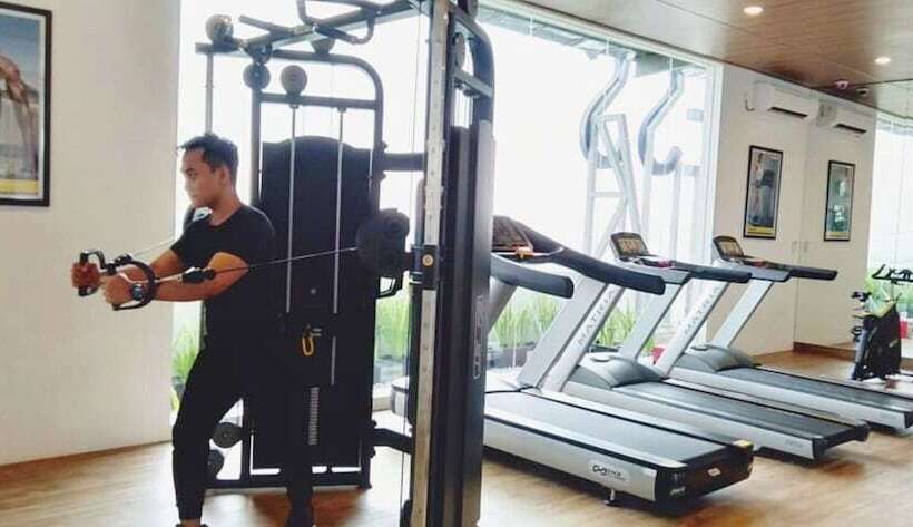 هتل Zuri Express Lippo Cikarang