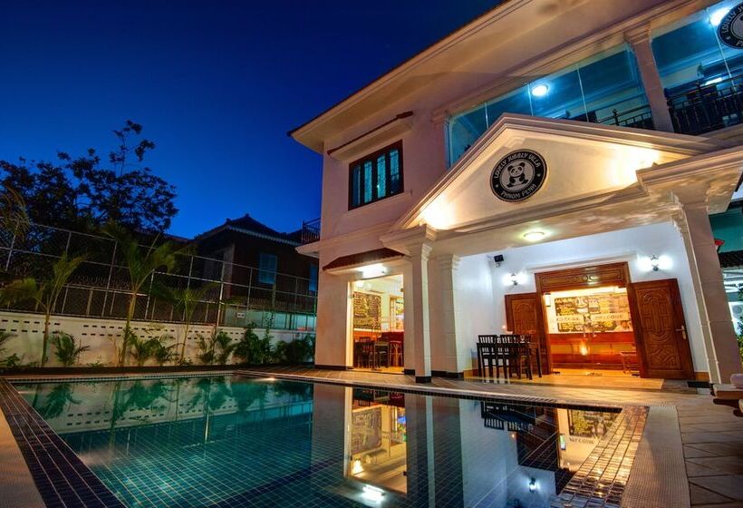 Lovely Jubbly Villa   Hostel