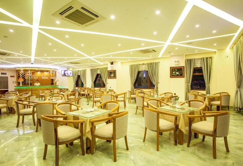 Moonlight Hotel Suites & Spa Vip   High Floor, The Best View In The City Center, Dragon Bridge View