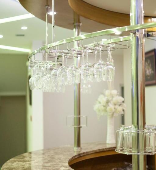 Moonlight Hotel Suites & Spa Vip   High Floor, The Best View In The City Center, Dragon Bridge View