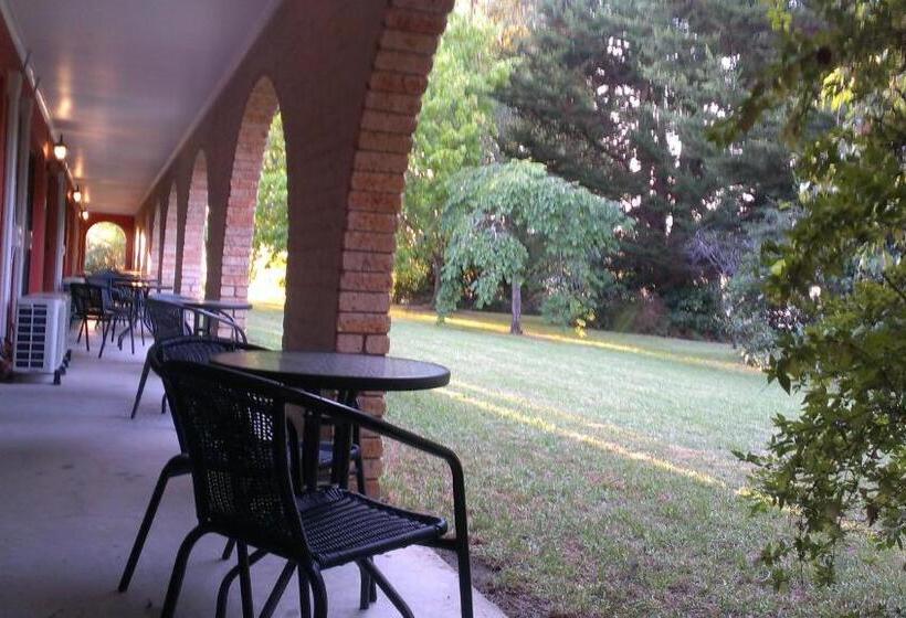 מוטל Idlewilde Country & Town Motorinn