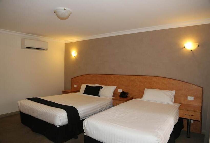 מוטל Wentworth Grande Resort