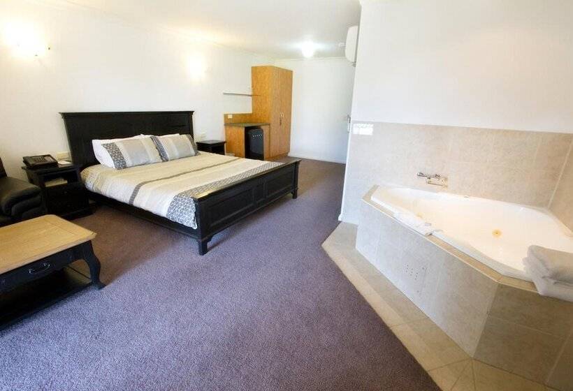 מוטל Wentworth Grande Resort