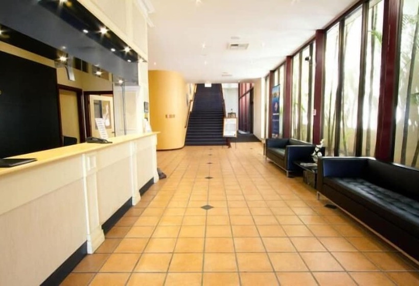 מוטל Wentworth Grande Resort