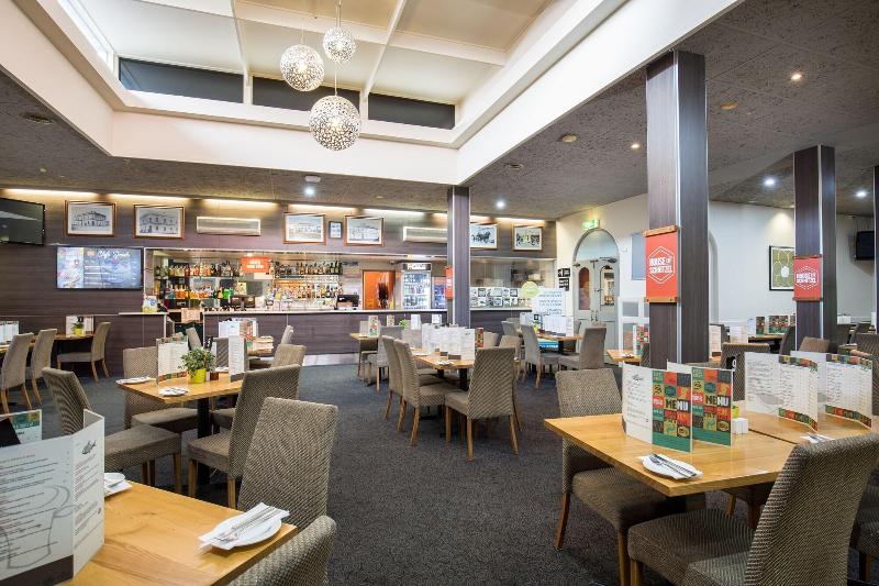 Nightcap At Federal Hotel Mt Gambier