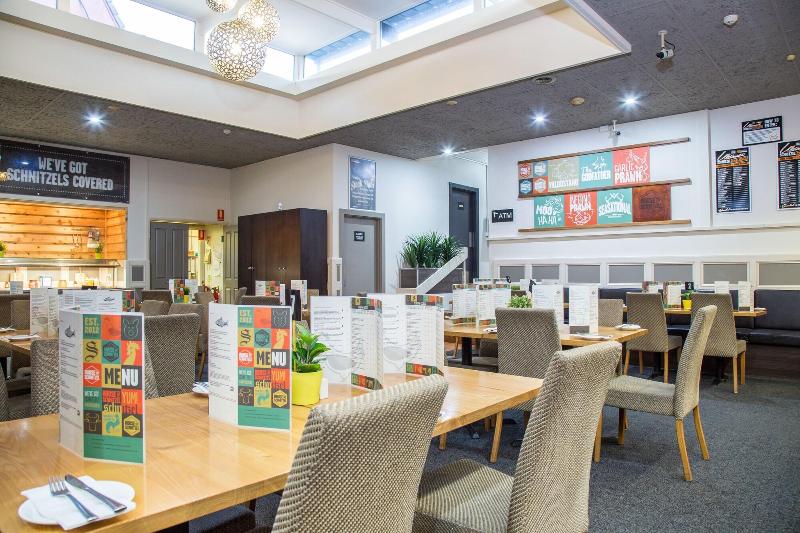 Nightcap At Federal Hotel Mt Gambier