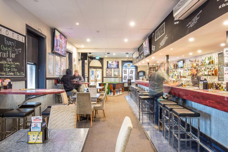 Nightcap At Federal Hotel Mt Gambier