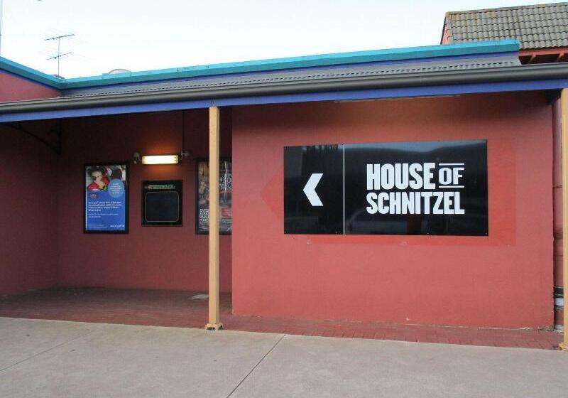 Nightcap At Federal Hotel Mt Gambier