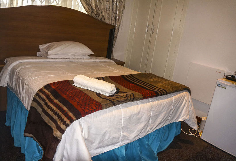 פנסיון Acn International Regency Lodge