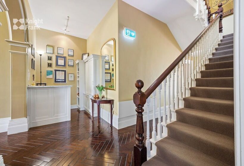 Пансион Clydesdale Manor