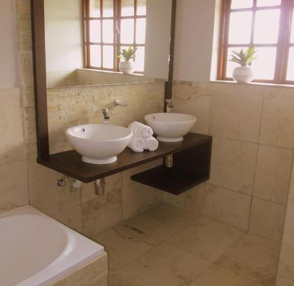 بنسيون Or Tambo Guest House