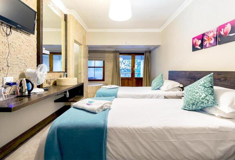 بنسيون Or Tambo Guest House