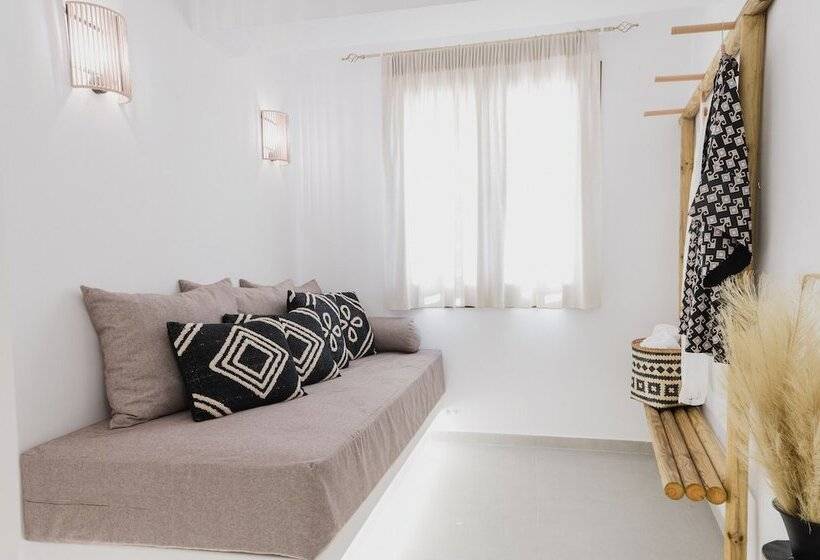 Petros Studios & Suites