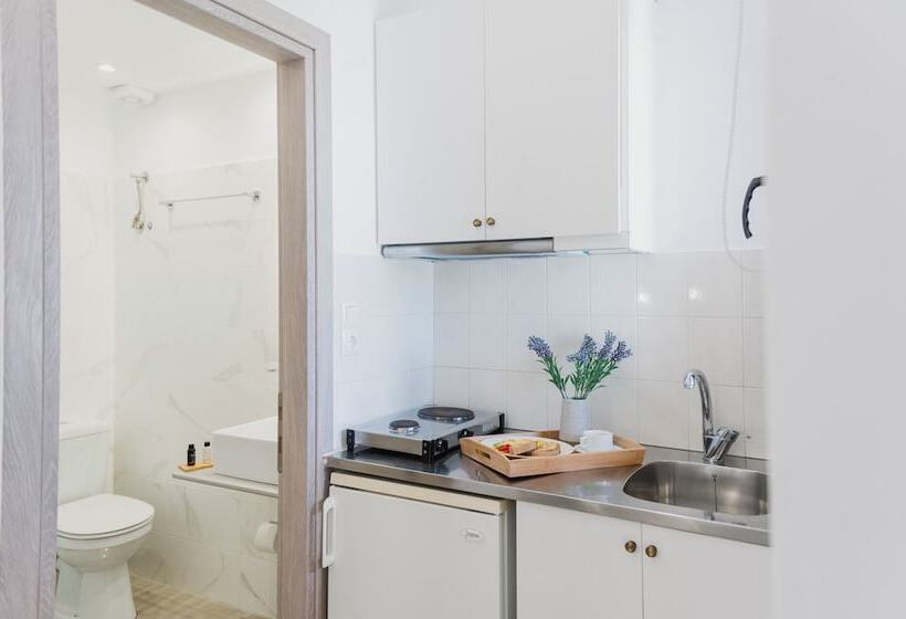 Petros Studios & Suites