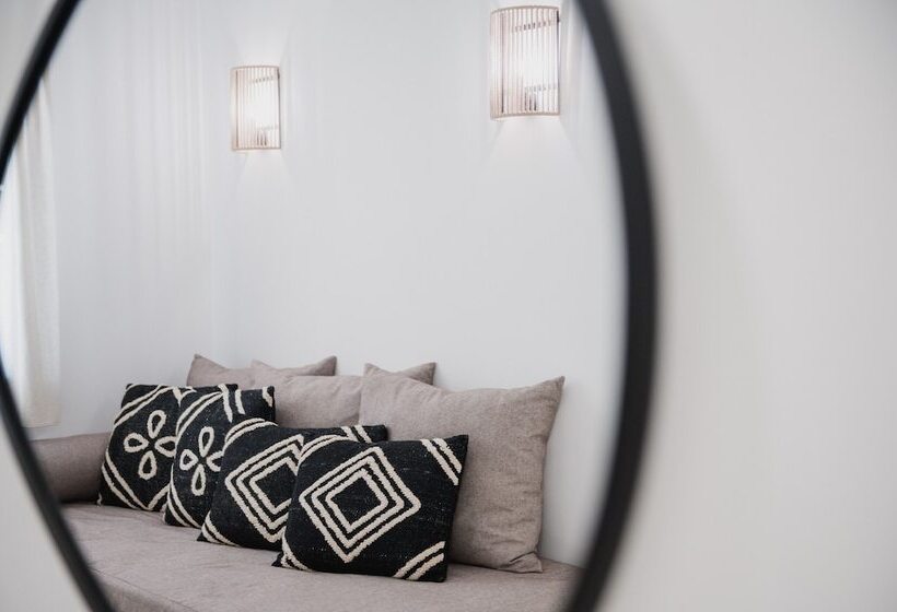 Petros Studios & Suites