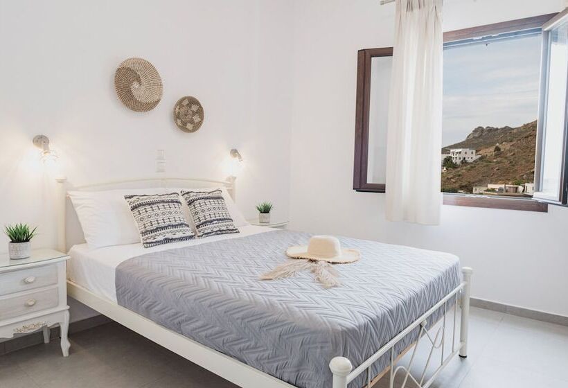 Petros Studios & Suites