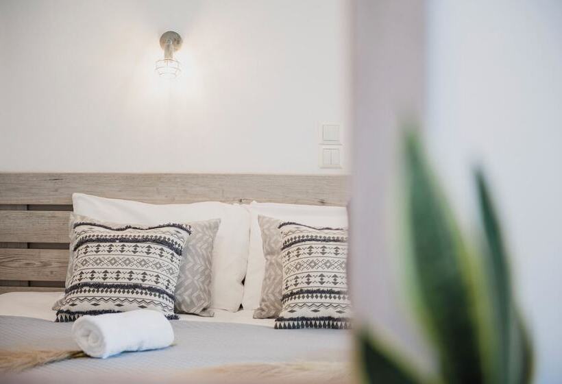 Petros Studios & Suites