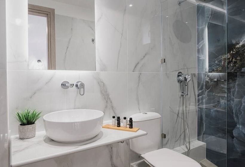 Petros Studios & Suites