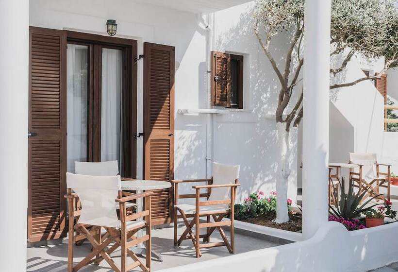 Petros Studios & Suites