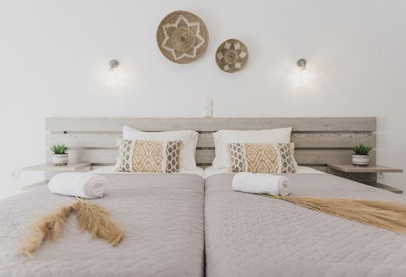 Petros Studios & Suites