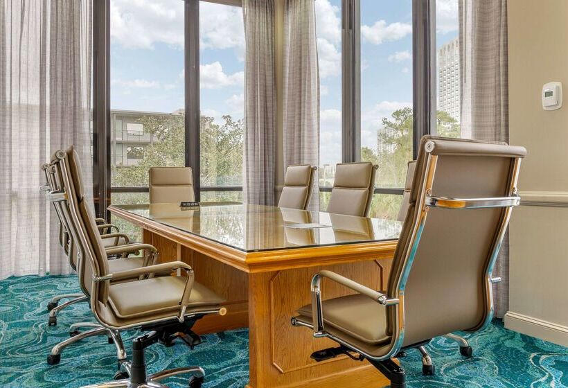 Wyndham Garden Lake Buena Vista Disney Springs® Resort Area