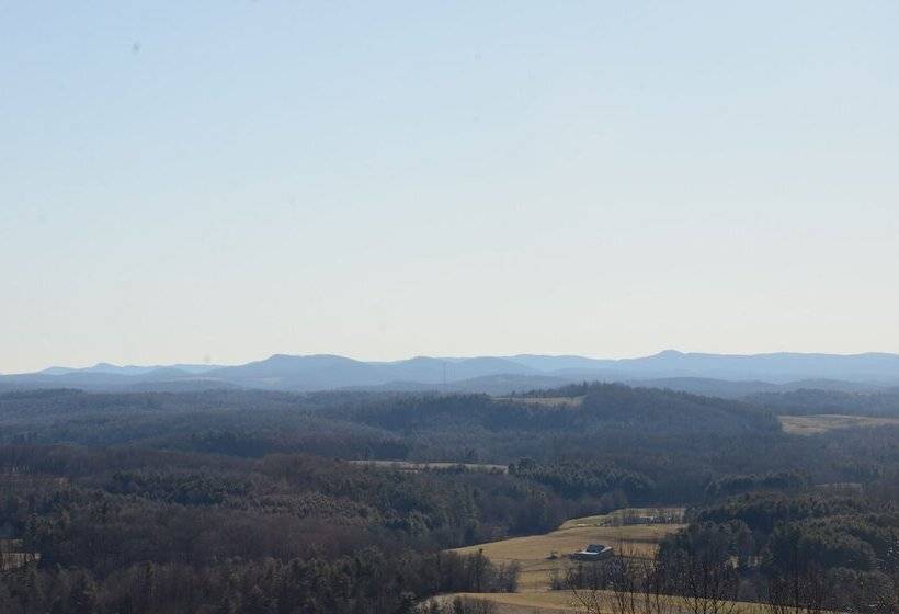 مبيت وإفطار Bent Mountain Lodge