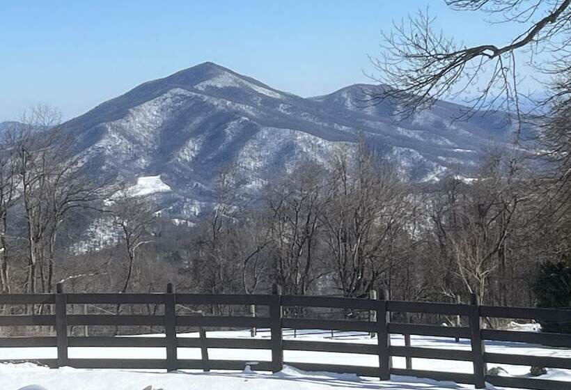 مبيت وإفطار Bent Mountain Lodge