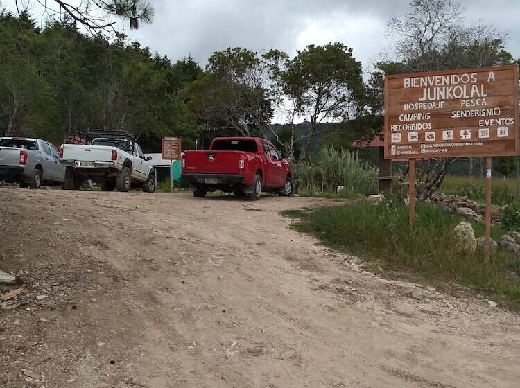 مبيت وإفطار Cabañas Junkolal