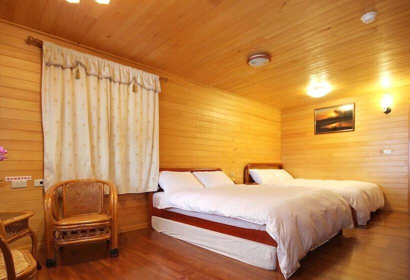 تختخواب و صبحانه He Feng Homestay