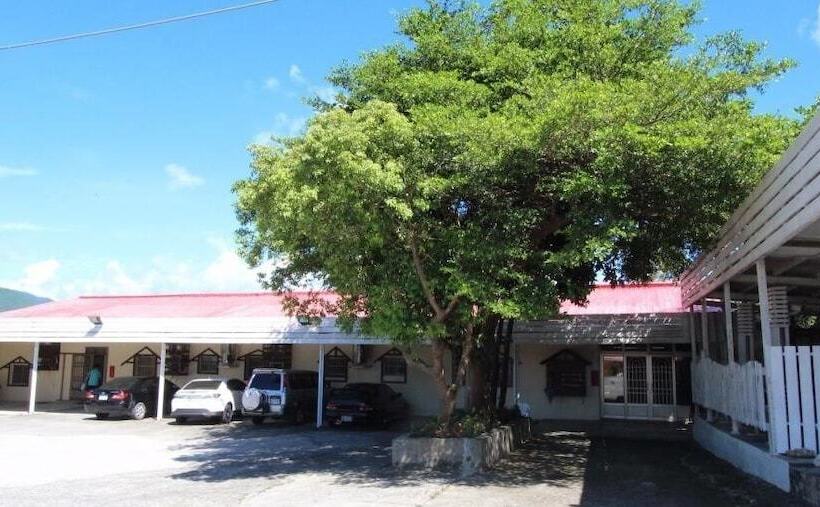 تختخواب و صبحانه Pthles Guest House