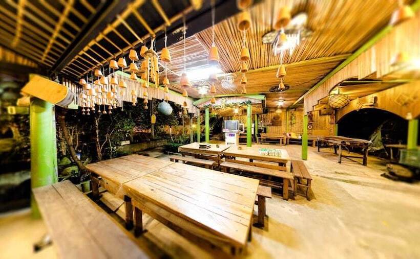 تختخواب و صبحانه Sun Lu Holiday Homestay