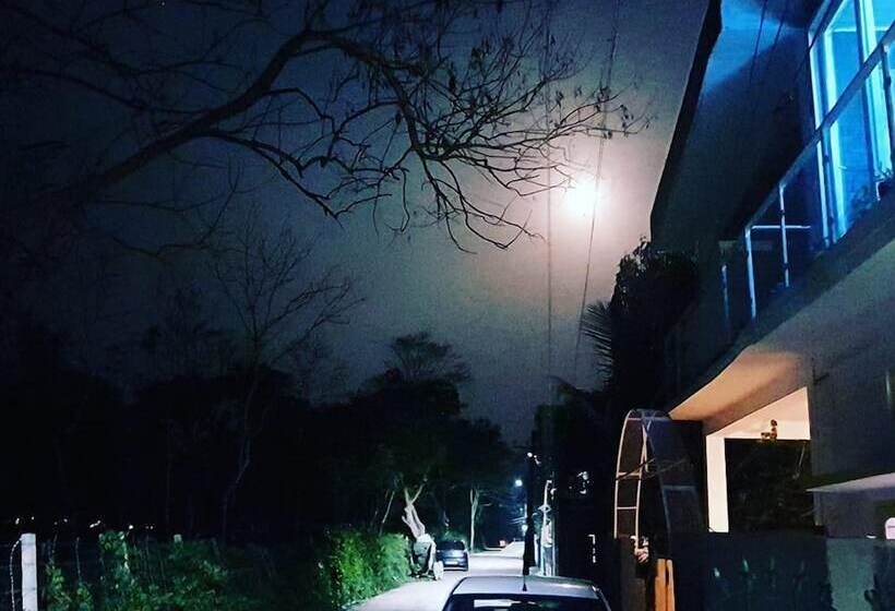 تختخواب و صبحانه Homestay By The Tea Garden Dibrugarh