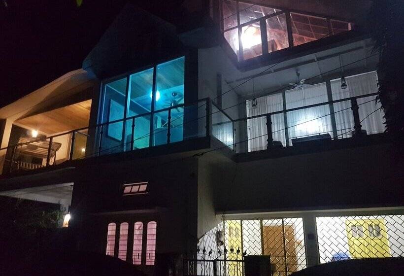 تختخواب و صبحانه Homestay By The Tea Garden Dibrugarh