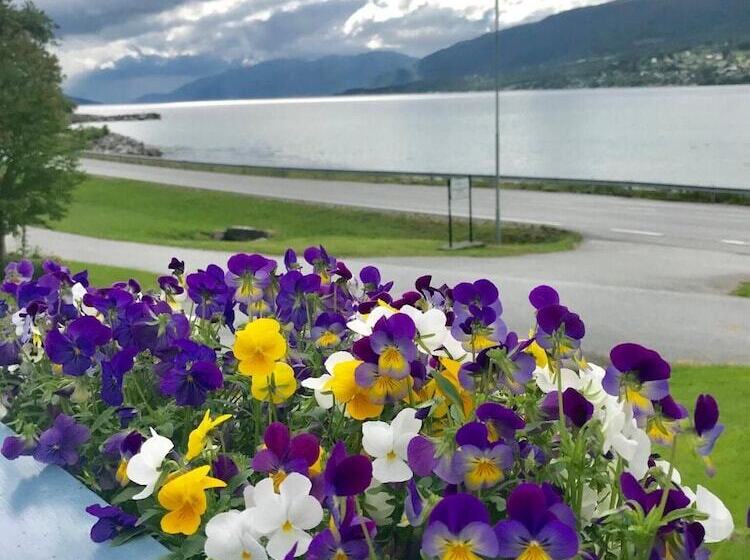 Eidsvåg Fjordhotell