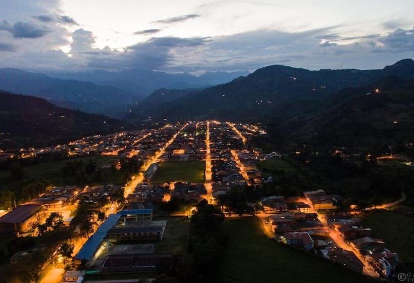 Fami Hotel Vive Jardin Hostel