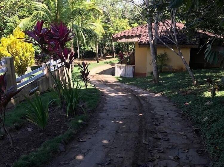 Hospedaje La Carachama Hostel