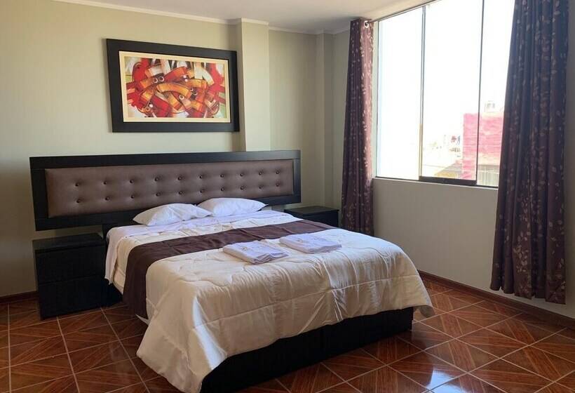 簡易ホテル Antares Pisco