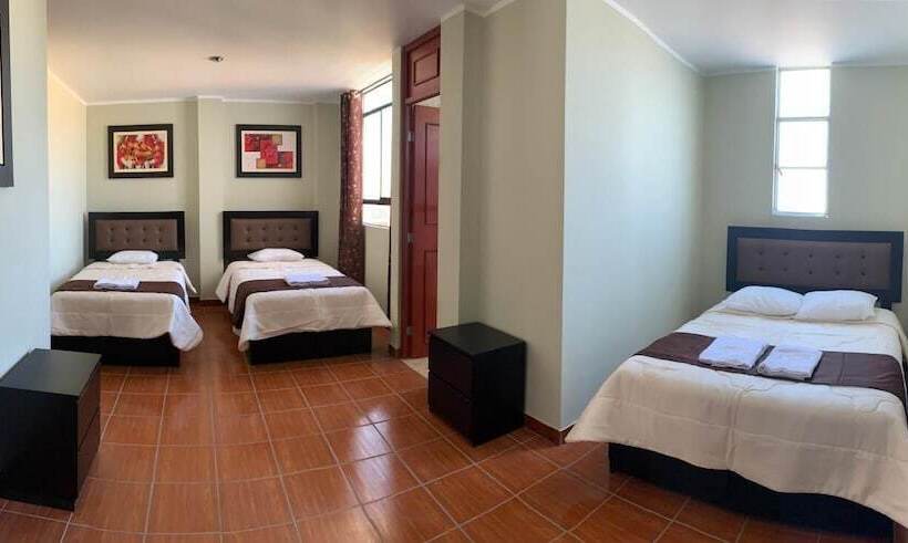 簡易ホテル Antares Pisco