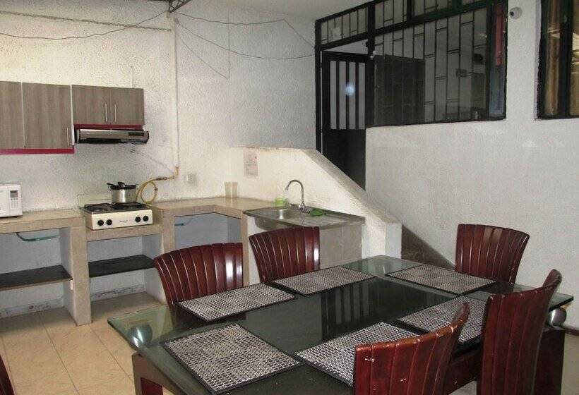 فندق فئة نجمة واحدة Casa Hotel Emanuel