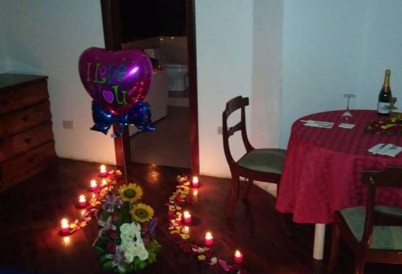 مسافرخانه Hospedaje Casa Blanca Beach